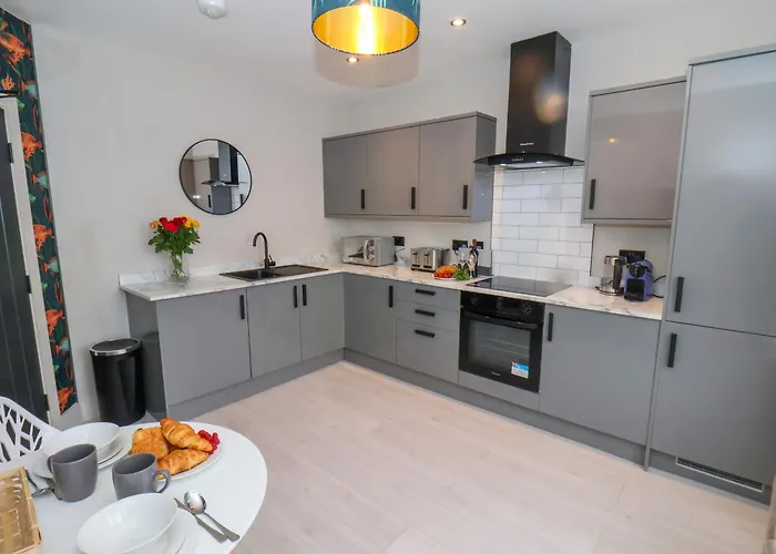 Apt 6 Hunter\'S Quay